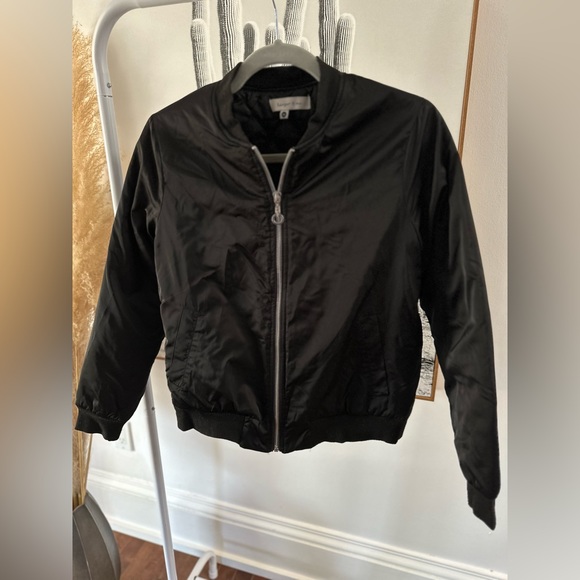 Harper & Me bomber jacket, size XS. Shorter length, zipper front, quilted inside - Picture 4 of 7